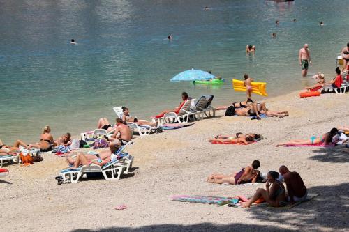 Apartments With A Parking Space Makarska - 17224