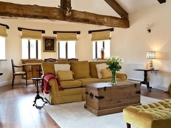 Bed & Breakfast Muddifords Court Country House
