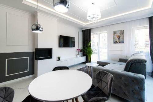 Glam Apartment