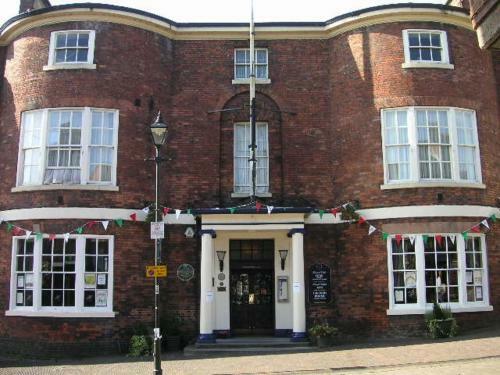 The Crown Hotel Stone