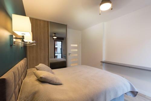 Apartlogy Aura2 105 - Experience Intelligent Living While Travelling