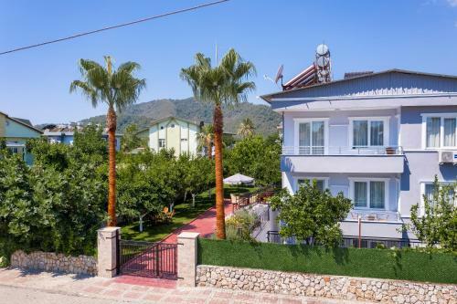 Twin Palms Apart Hotel