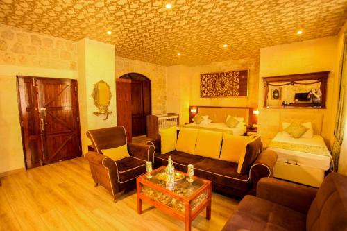 Tu?han Hotel
