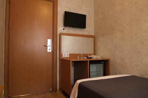Hotel Rhisos Otel