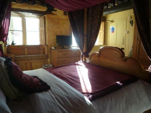 Hostal Cardynham House