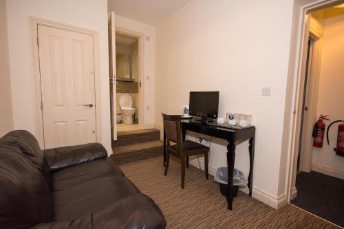 Hostal Captain Fryatt Guesthouse