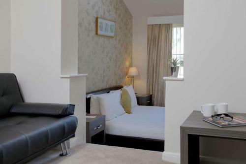 Parkmore Hotel & Leisure Club