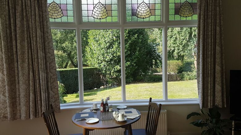 Hostal The Beehive Guest House