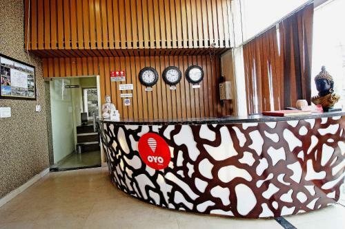 Hotel Oyo 4964 Golden Oyster Suites