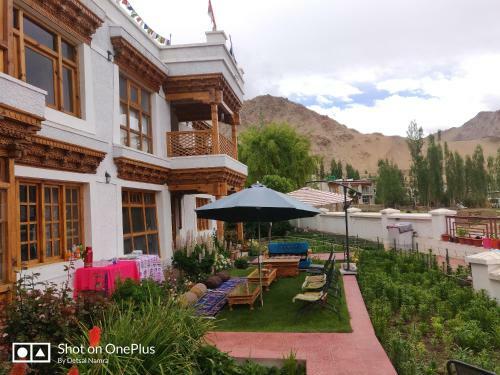 Hostal Namra Villa