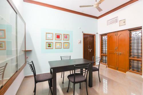 Hostal Vaccinated Staff - Oyo Home 79878 Pleasant Stays