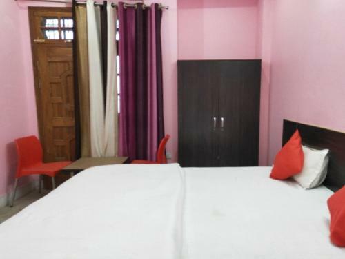 Hotel Oyo 80780 Gaurav Inn