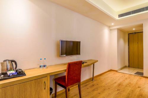 Fabhotel Surya Grand Gomti Nagar