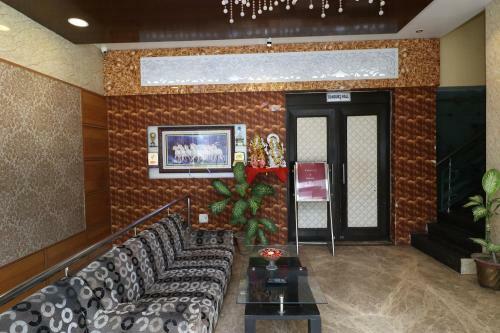 Collection O 30858 Hotel Sp Rooms