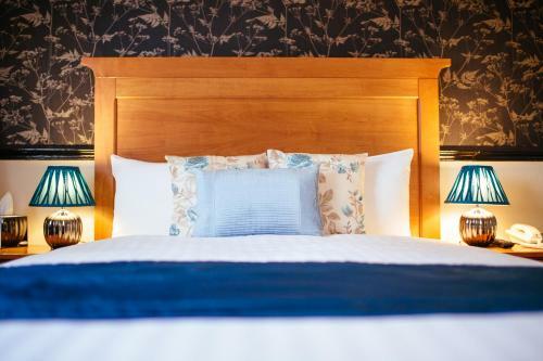 Pymgate Lodge Airport Hotel