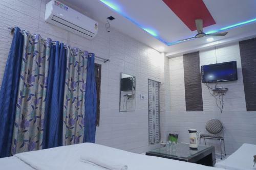 Hotel Sanjay Royal By Wb Economy