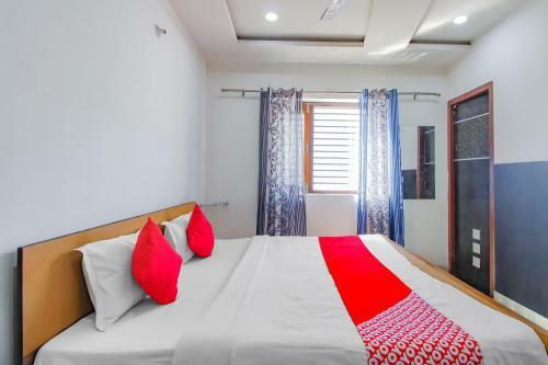 Oyo 79216 Hotel Gms Inn