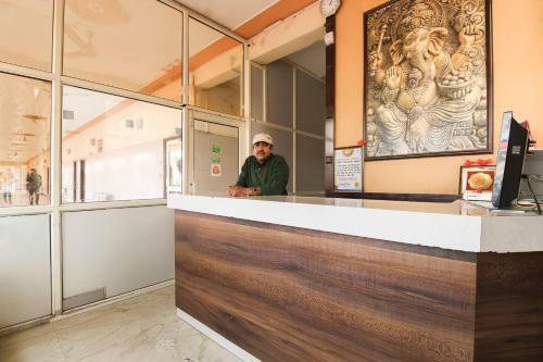 Hotel Oyo 65566 Mukund Dham