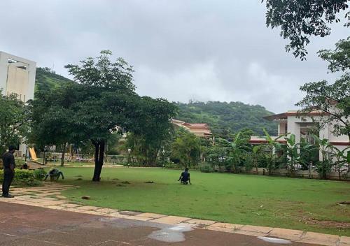 Evilla No 10 With A Lush Green Surrounding