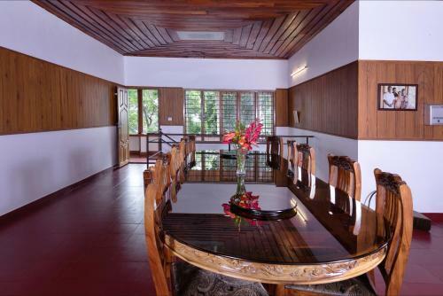 Rosegardens Eco Friendly Homestay,munnar