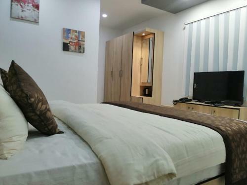 Hotel Yash Holidays By Nhospitality