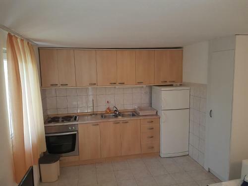 Apartments Lovri? - 30 Meters To The Beach