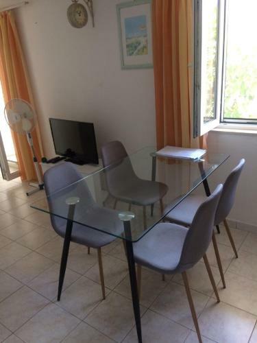 Apartments Lovri? - 30 Meters To The Beach