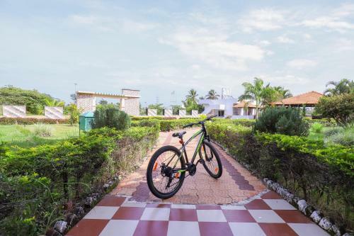 Hotel Ezzenza Royal Garden Brindavan Resort