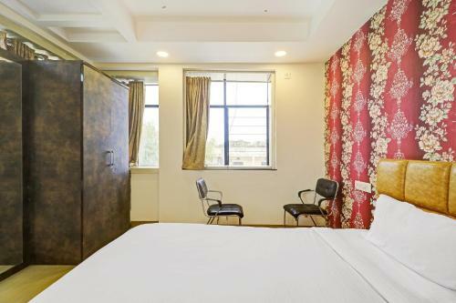 Oyo Collection O Hotel Parinda Lounge And Restaurant
