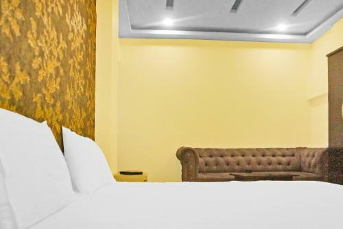 Collection O 81514 Hotel Royals Gold