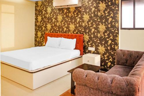 Collection O 81514 Hotel Royals Gold