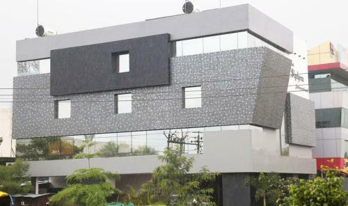 Hotel Shaheen International