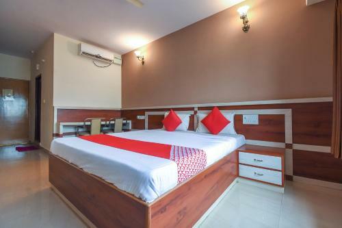 Oyo 9248 Hotel Shrinidhi
