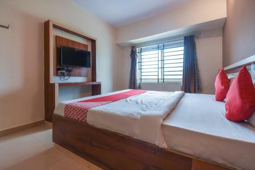 Oyo 9248 Hotel Shrinidhi