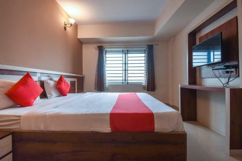 Oyo 9248 Hotel Shrinidhi