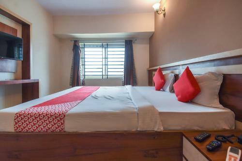 Oyo 9248 Hotel Shrinidhi