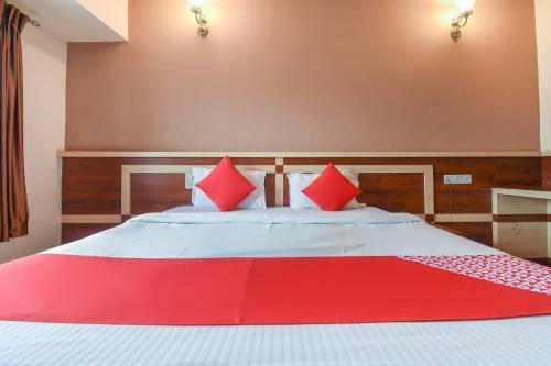 Oyo 9248 Hotel Shrinidhi