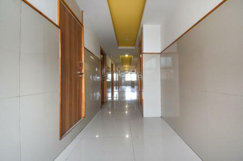 Oyo 9248 Hotel Shrinidhi