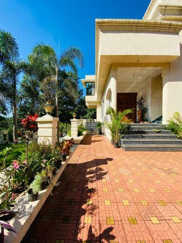 Villa Divine Roots Luxury Stay