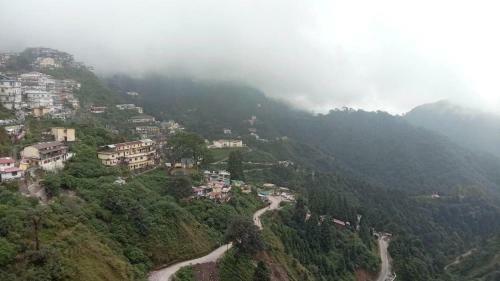 Hostal Odyssey's Naina Homestay