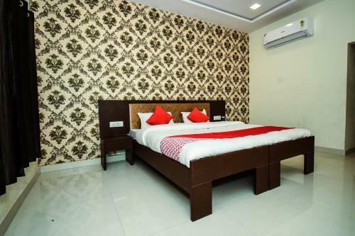 Hotel Oyo 28740 Empire Greens