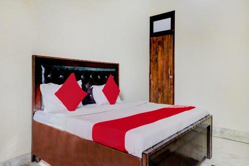 Oyo 82010 Good Hood Hotel
