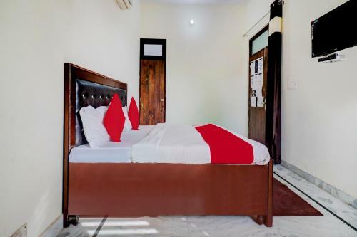 Oyo 82010 Good Hood Hotel