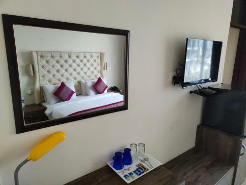 Hotel Guru Surbhi