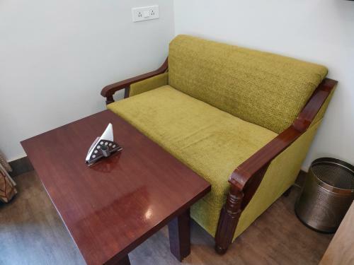 Hotel Guru Surbhi
