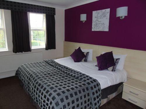 The Avenue Hotel