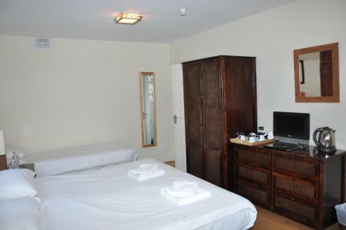 Hostal Savoro Restaurant With Rooms