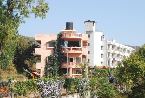 Villa Quinte Hills Residency