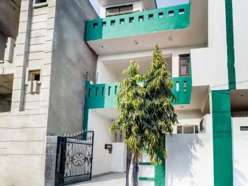 Hotel Oyo 85359 Green House
