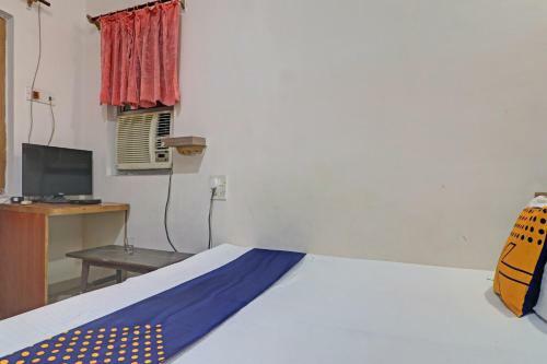 Spot On 81126 Hotel Indrashan